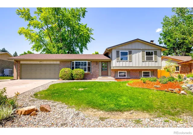 Photo 1 of Single family home for sale at 6517 W Arbor Dr, Littleton, CO 80123 | MLS# IR1069530 | Listing updated on 2026-10-04