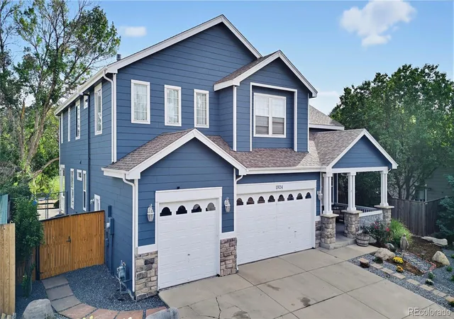 Photo 3 of Single family home for sale at 1924 Alpine St, Longmont, CO 80504 | MLS# 2382734 | Listing updated on 2026-10-07