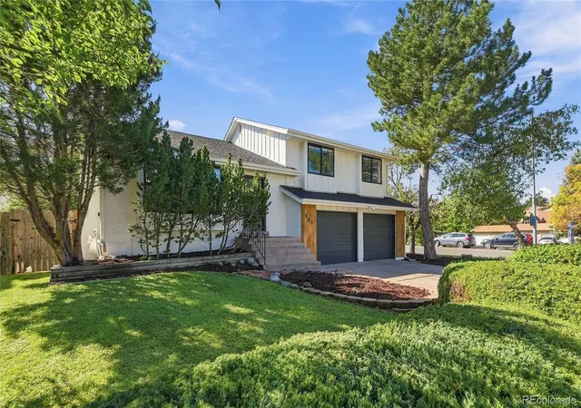 Photo 1 of Single family home for sale at 501 S Laredo Cir, Aurora, CO 80017 | MLS# 9589887 | Listing updated on 2026-10-08