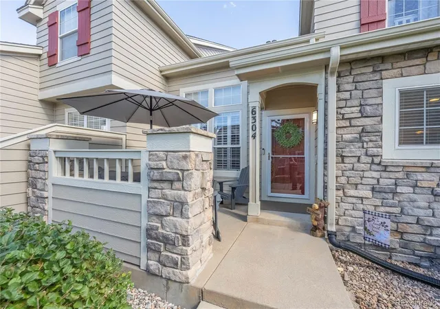 Photo 4 of Townhouse for sale at 6304 Trailhead Rd, Highlands Ranch, CO 80130 | MLS# 5699481 | Listing updated on 2026-10-04