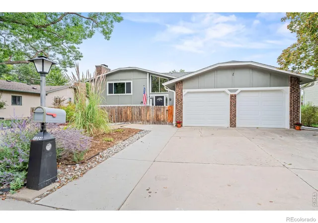 Photo 3 of Single family home for sale at 1234 Kiteley Ln, Longmont, CO 80503 | MLS# IR1069537 | Listing updated on 2026-09-26