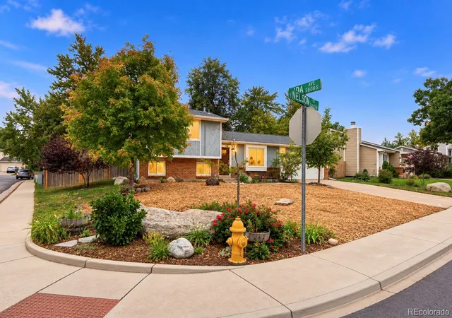 Photo 1 of Single family home for sale at 5852 S Nelson St, Littleton, CO 80127 | MLS# 9198811 | Listing updated on 2026-10-03
