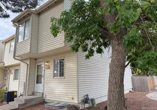 Photo 2 of Townhouse for sale at 4126 S Mobile Cir #A, Aurora, CO 80013 | MLS# 9675303 | Listing updated on 2026-10-01
