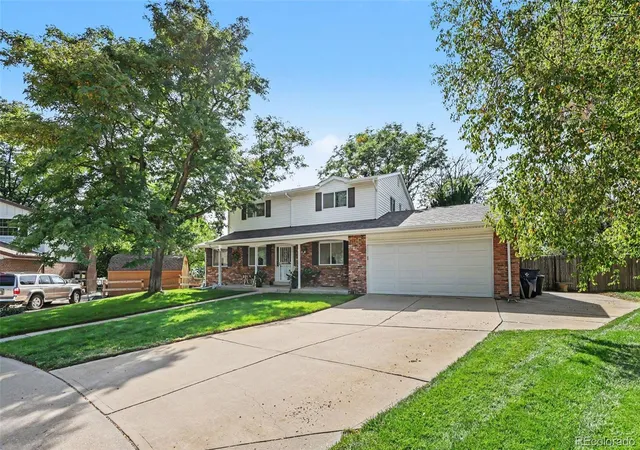 Photo 3 of Single family home for sale at 6728 W Arbor Dr, Littleton, CO 80123 | MLS# 5661319 | Listing updated on 2026-10-02