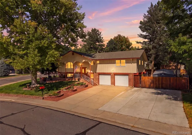 Photo 2 of Single family home for sale at 8439 W Harvard Dr, Lakewood, CO 80227 | MLS# 4322369 | Listing updated on 2026-10-21