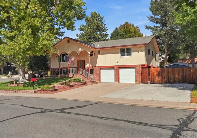 Photo 3 of Single family home for sale at 8439 W Harvard Dr, Lakewood, CO 80227 | MLS# 4322369 | Listing updated on 2026-10-21