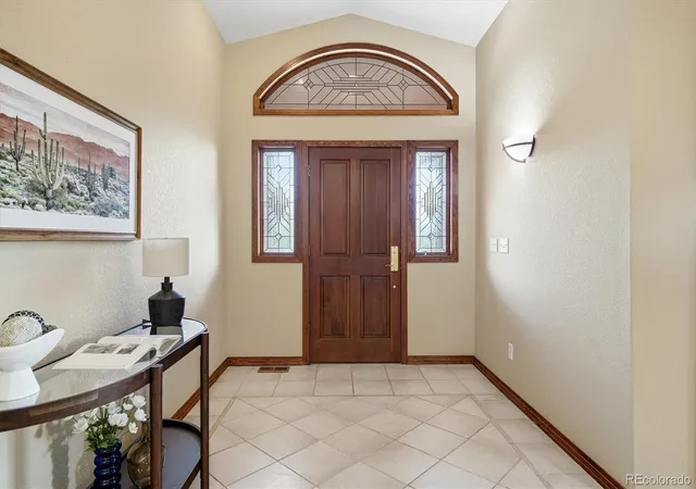Photo 4 of Single family home for sale at 10562 Sandstone Run, Littleton, CO 80125 | MLS# 6233375 | Listing updated on 2026-10-02