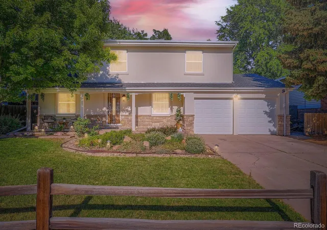 Single family home for sale at 2514 S Elkhart St, Aurora, CO 80014 | MLS# 3796974