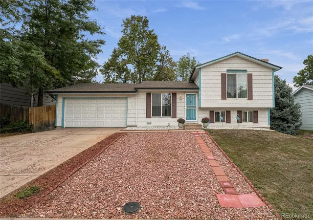 Photo 2 of Single family home for sale at 2127 S Joplin Way, Aurora, CO 80013 | MLS# 7107597 | Listing updated on 2026-10-02