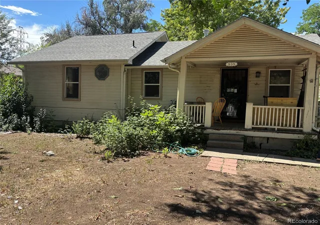 Photo 1 of Sale Pending at 935 Fenton, Lakewood, CO 80214 | MLS# 2714069 | Listing updated on 2026-10-01