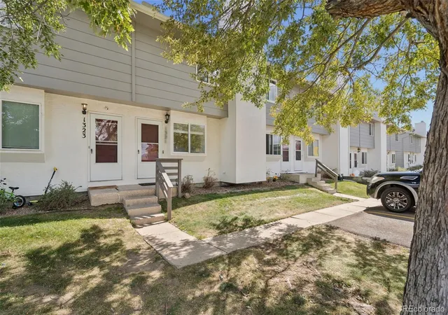 Photo 2 of Townhouse for sale at 1321 Soaring Eagle Dr, Colorado Springs, CO 80915 | MLS# 9835859 | Listing updated on 2026-09-27