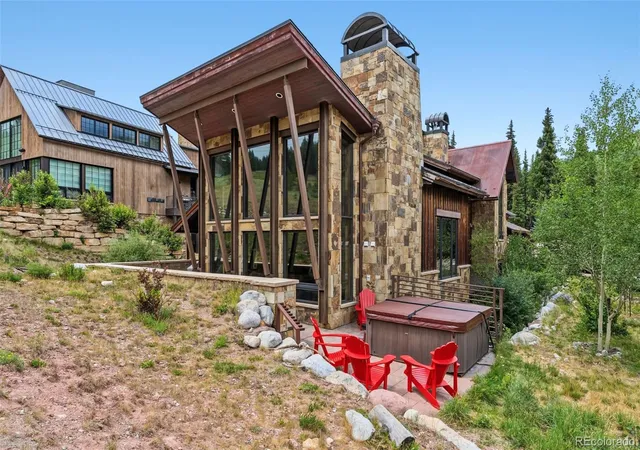 Photo 2 of Mansion for sale at 560 Beeler Pl, Frisco, CO 80443 | MLS# 8862228 | Listing updated on 2026-10-07