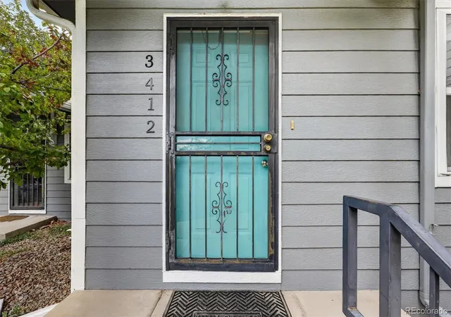 Photo 2 of Townhouse for sale at 3412 S Sherman St, Englewood, CO 80113 | MLS# 8132030 | Listing updated on 2026-09-30
