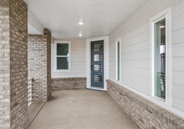 Photo 2 of Single family home for sale at 3731 N Hayleyville St, Aurora, CO 80019 | MLS# 9816005 | Listing updated on 2026-09-28