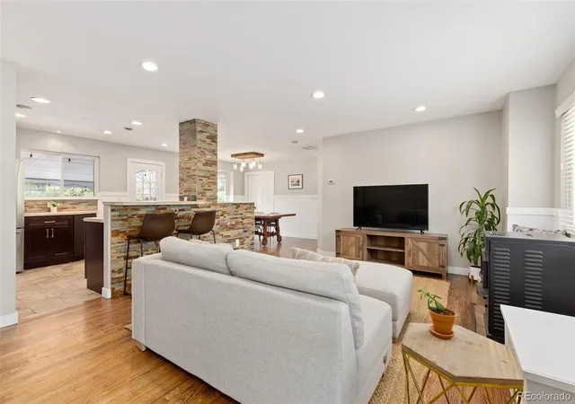 Photo 4 of Single family home for sale at 7249 S Lincoln Way, Centennial, CO 80122 | MLS# 5878710 | Listing updated on 2026-10-17