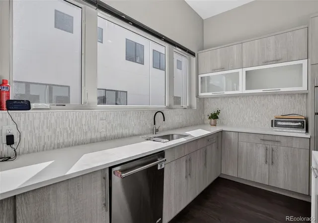 Photo 4 of Townhouse for sale at 1312 E 22nd Avenue, Denver, CO 80205 | MLS# 8460469 | Listing updated on 2026-10-03