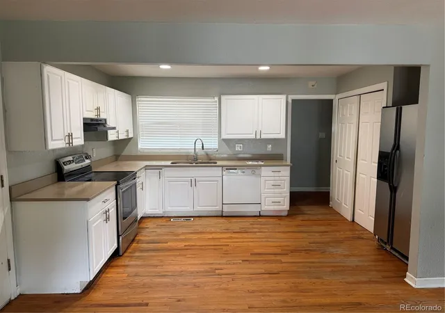 Photo 3 of Single family home for sale at 281 Lansing St, Aurora, CO 80010 | MLS# 9131132 | Listing updated on 2026-10-01