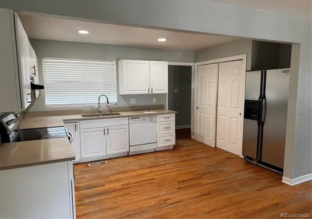 Photo 4 of Single family home for sale at 281 Lansing St, Aurora, CO 80010 | MLS# 9131132 | Listing updated on 2026-10-01