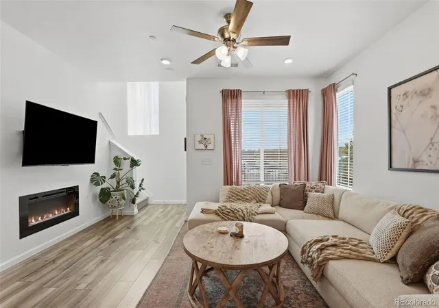 Photo 2 of Townhouse for sale at 440 Millwall Cir, Castle Pines, CO 80108 | MLS# 5062545 | Listing updated on 2026-10-03
