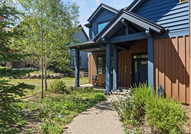 Photo 3 of Single family home for sale at 10 Dylan Ct, Dillon, CO 80435 | MLS# 7702433 | Listing updated on 2026-09-28