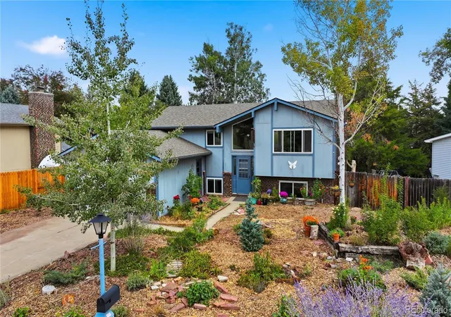 Photo 2 of Single family home for sale at 2516 Lanyon Dr, Longmont, CO 80503 | MLS# 8053043 | Listing updated on 2026-10-08