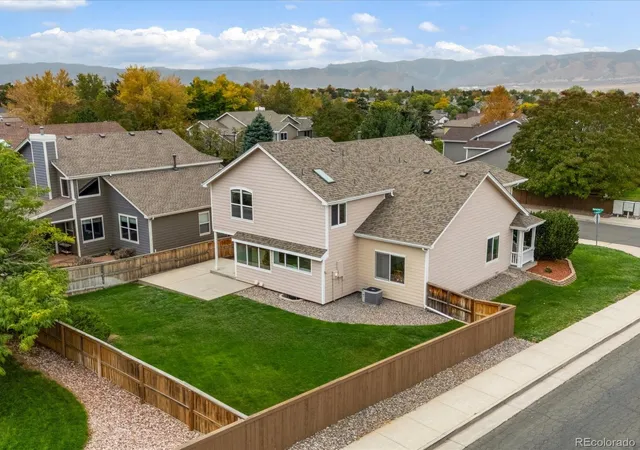 Photo 3 of Single family home for sale at 9748 Spring Hl Dr, Highlands Ranch, CO 80129 | MLS# 4150498 | Listing updated on 2026-10-09