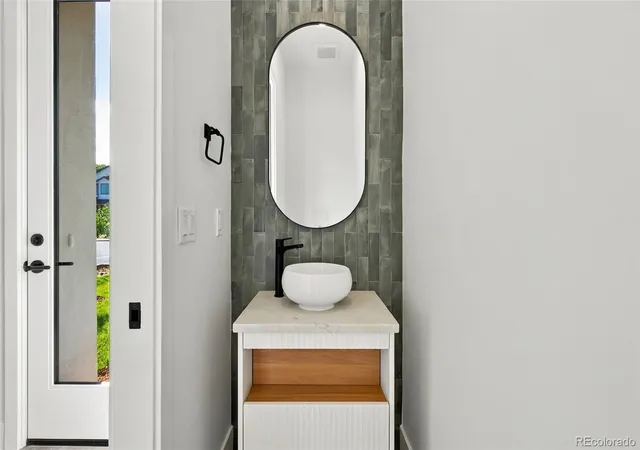 Photo 4 of Single family home for sale at 3660 S Galapago St, Englewood, CO 80110 | MLS# 9812228 | Listing updated on 2026-10-04