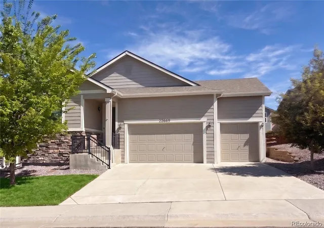 Photo 3 of Single family home for sale at 22669 E Tufts Pl, Aurora, CO 80015 | MLS# 6402587 | Listing updated on 2026-10-29