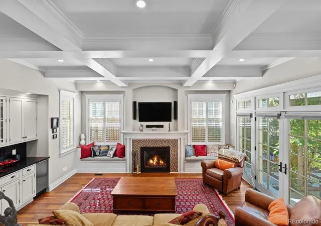 Photo 3 of Mansion for sale at 1811 Bellaire St, Denver, CO 80220 | MLS# 2098378 | Listing updated on 2026-10-09