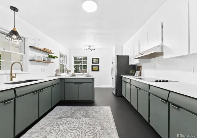 Photo 3 of Single family home for sale at 995 Zinnia St, Golden, CO 80401 | MLS# 8222094 | Listing updated on 2026-10-15