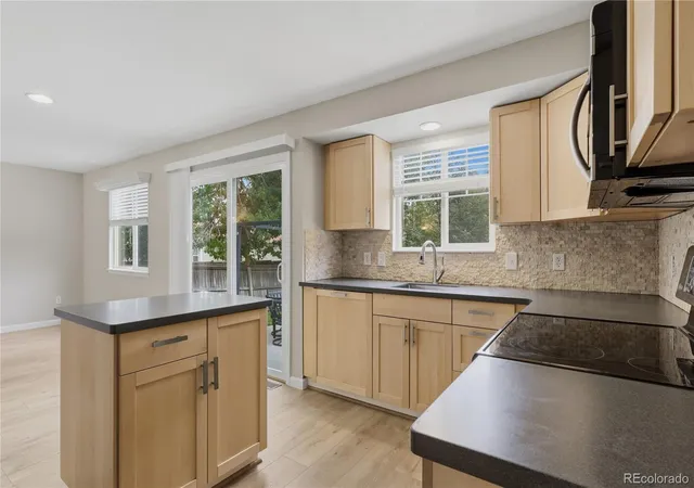 Photo 3 of Single family home for sale at 5016 S Ventura St, Aurora, CO 80015 | MLS# 3190804 | Listing updated on 2026-10-08