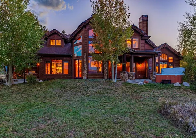 Photo 4 of Single family home for sale at 876 Stagecoach Dr, Fraser, CO 80442 | MLS# 6686844 | Listing updated on 2026-10-06