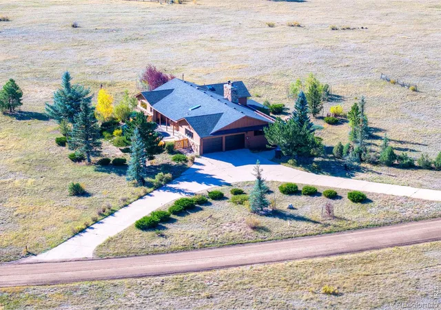 Photo 1 of Single family home for sale at 2570 Eagle Rock Dr, Estes Park, CO 80517 | MLS# IR1069602 | Listing updated on 2026-09-28