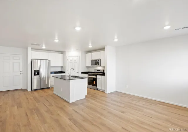 Photo 1 of Townhouse for sale at 6511 N Netherland St, Aurora, CO 80019 | MLS# 7927294 | Listing updated on 2026-09-29