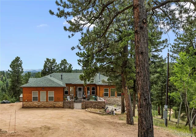 Photo 3 of Single family home for sale at 185 Bear Lake Cir, Divide, CO 80814 | MLS# 4746361 | Listing updated on 2026-09-29