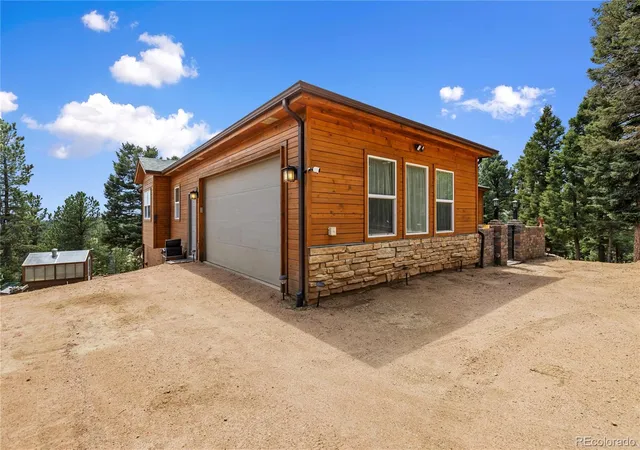 Photo 4 of Single family home for sale at 185 Bear Lake Cir, Divide, CO 80814 | MLS# 4746361 | Listing updated on 2026-09-29
