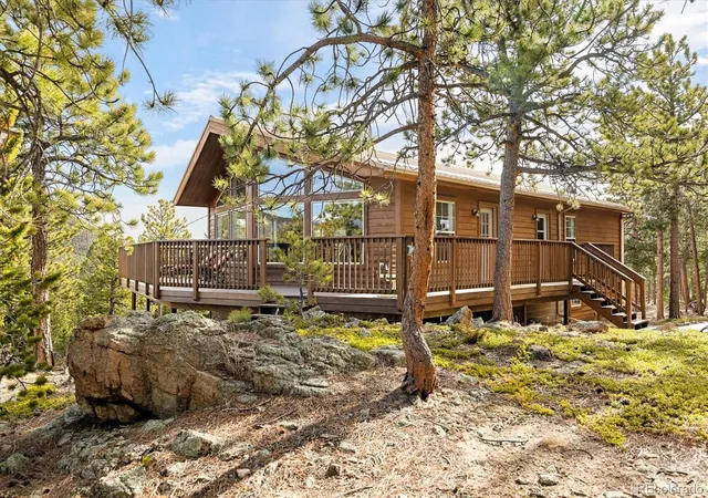 Photo 3 of Single family home for sale at 149 Rockledge Cir, Lyons, CO 80540 | MLS# 3977096 | Listing updated on 2026-10-05