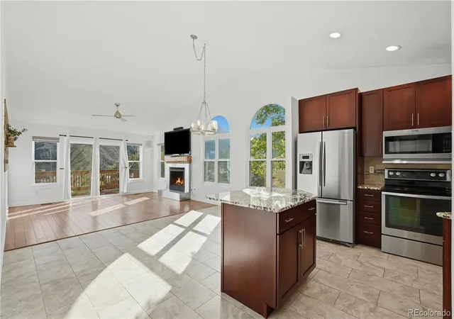 Photo 3 of Townhouse for sale at 551 Cyn View Dr, Golden, CO 80403 | MLS# 5030744 | Listing updated on 2026-10-01