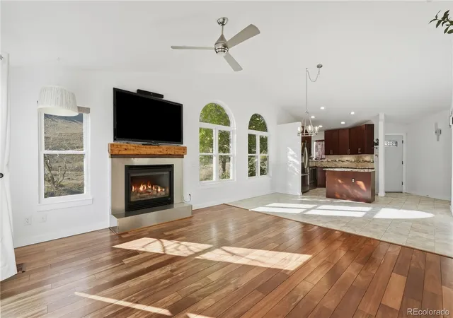 Photo 4 of Townhouse for sale at 551 Cyn View Dr, Golden, CO 80403 | MLS# 5030744 | Listing updated on 2026-10-01