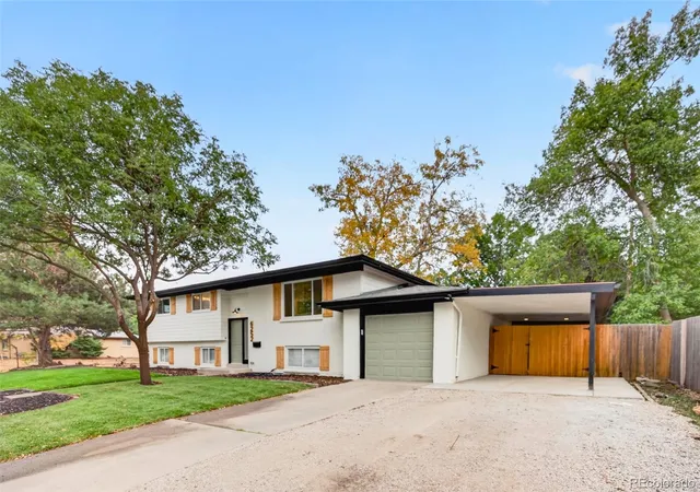 Photo 3 of Single family home for sale at 6252 Pierson Ct, Arvada, CO 80004 | MLS# 7241867 | Listing updated on 2026-10-09