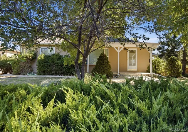 Photo 1 of Single family home for sale at 2300 Bell Ct, Lakewood, CO 80215 | MLS# 1738974 | Listing updated on 2026-10-08