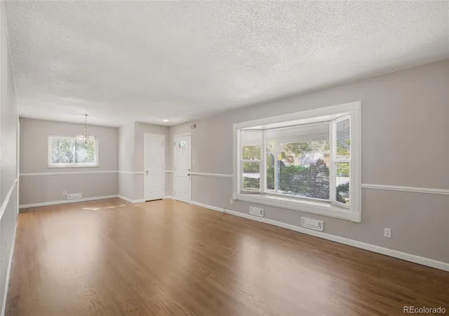 Photo 4 of Single family home for sale at 2300 Bell Ct, Lakewood, CO 80215 | MLS# 1738974 | Listing updated on 2026-10-08