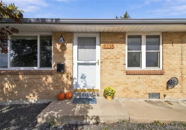 Photo 2 of Single family home for sale at 9335 W 53rd Place, Arvada, CO 80002 | MLS# 7167404 | Listing updated on 2026-10-29