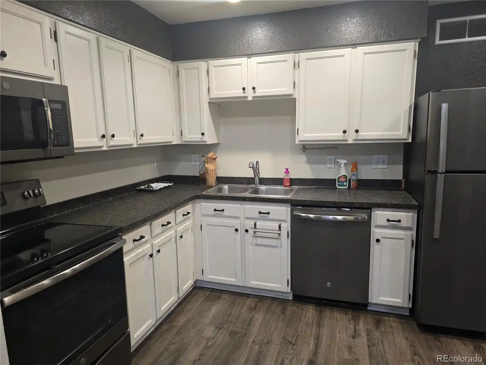 Listing Photo 2 - Condo for sale in 8304 S Everett Wy located at 8304 S Everett Wy, Littleton, CO 80128 - Unit 8304 S Everett Way