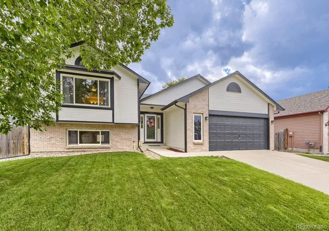 Photo 2 of Single family home for sale at 12206 W Crestline Dr, Littleton, CO 80127 | MLS# 5259504 | Listing updated on 2026-09-29