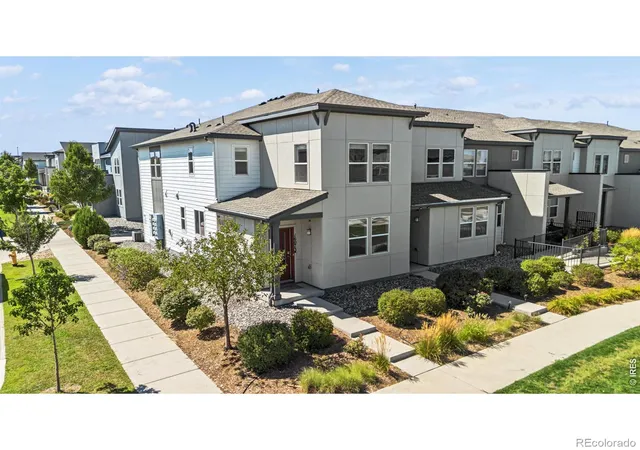 Townhouse for sale at 16073 E Warner Pl, Denver, CO 80239 | MLS# IR1069639