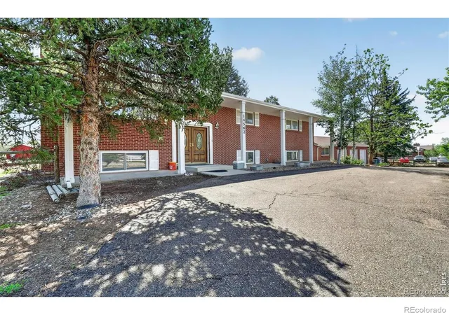 Photo 3 of Sale Pending at 14562 Benton St, Broomfield, CO 80020 | MLS# IR1069649 | Listing updated on 2026-10-05