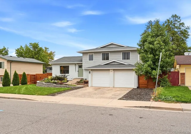 Photo 2 of Single family home for sale at 8893 W Stetson Pl, Littleton, CO 80123 | MLS# 7880191 | Listing updated on 2026-10-01