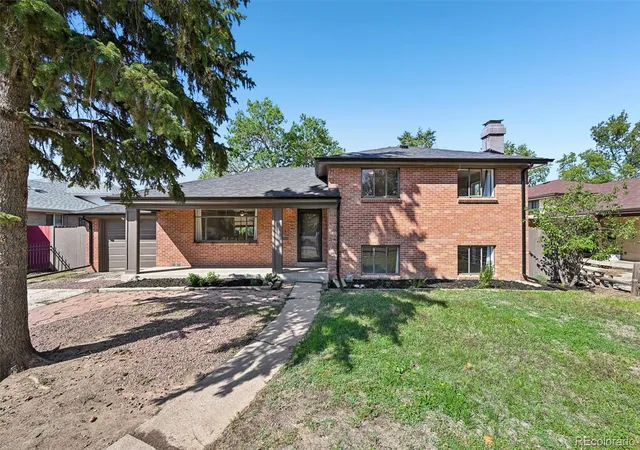 Photo 3 of Single family home for sale at 2261 Oakland St, Aurora, CO 80010 | MLS# 1913796 | Listing updated on 2026-10-08