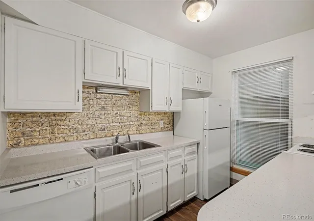Photo 3 of Townhouse for sale at 11819 E Canal Dr, Aurora, CO 80011 | MLS# 6230443 | Listing updated on 2026-09-29